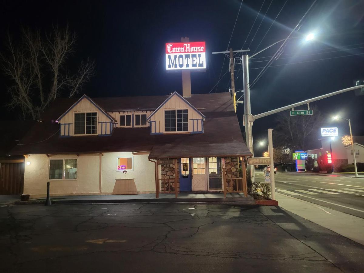 בישופ Townhouse Motel מראה חיצוני תמונה