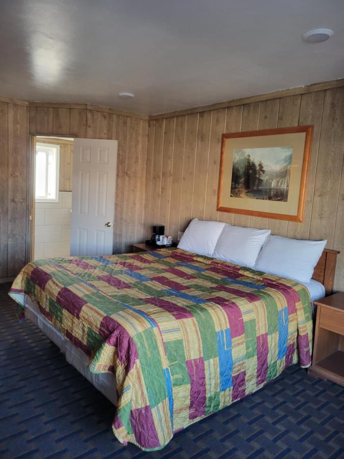 בישופ Townhouse Motel מראה חיצוני תמונה