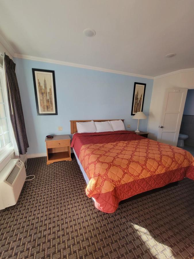 בישופ Townhouse Motel מראה חיצוני תמונה