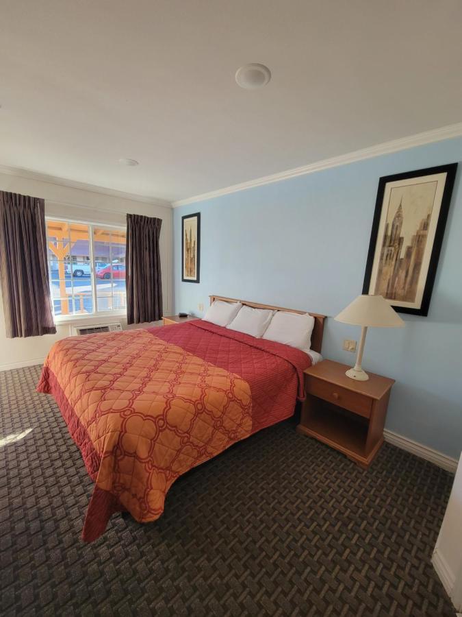 בישופ Townhouse Motel מראה חיצוני תמונה