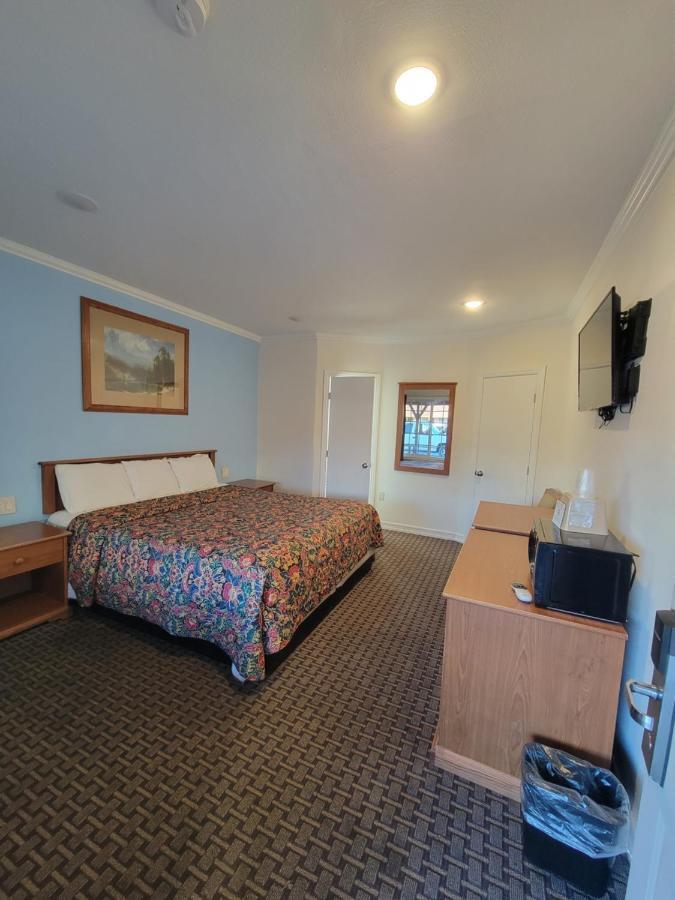 בישופ Townhouse Motel מראה חיצוני תמונה