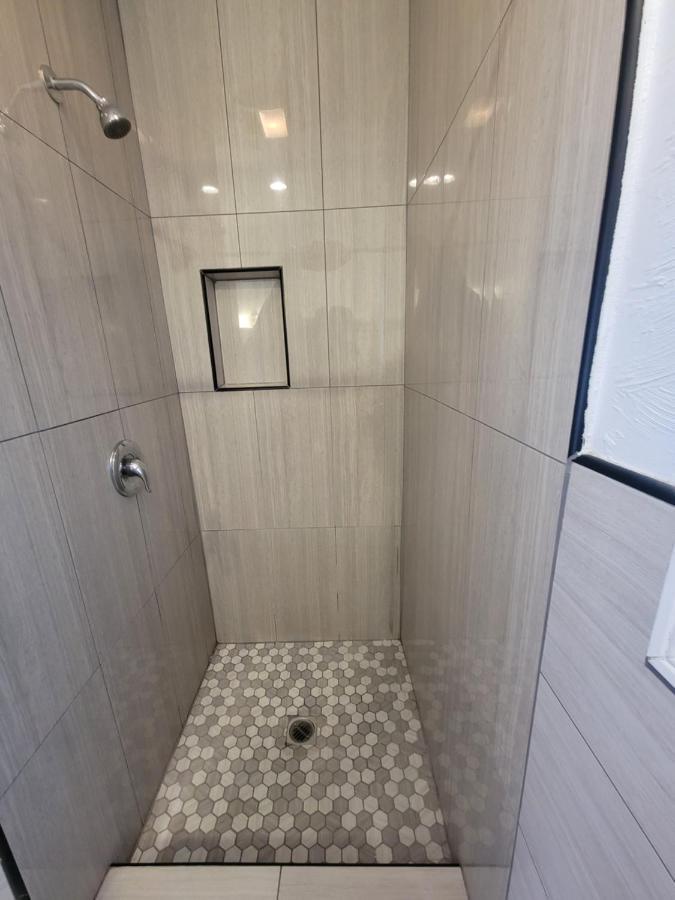 בישופ Townhouse Motel מראה חיצוני תמונה