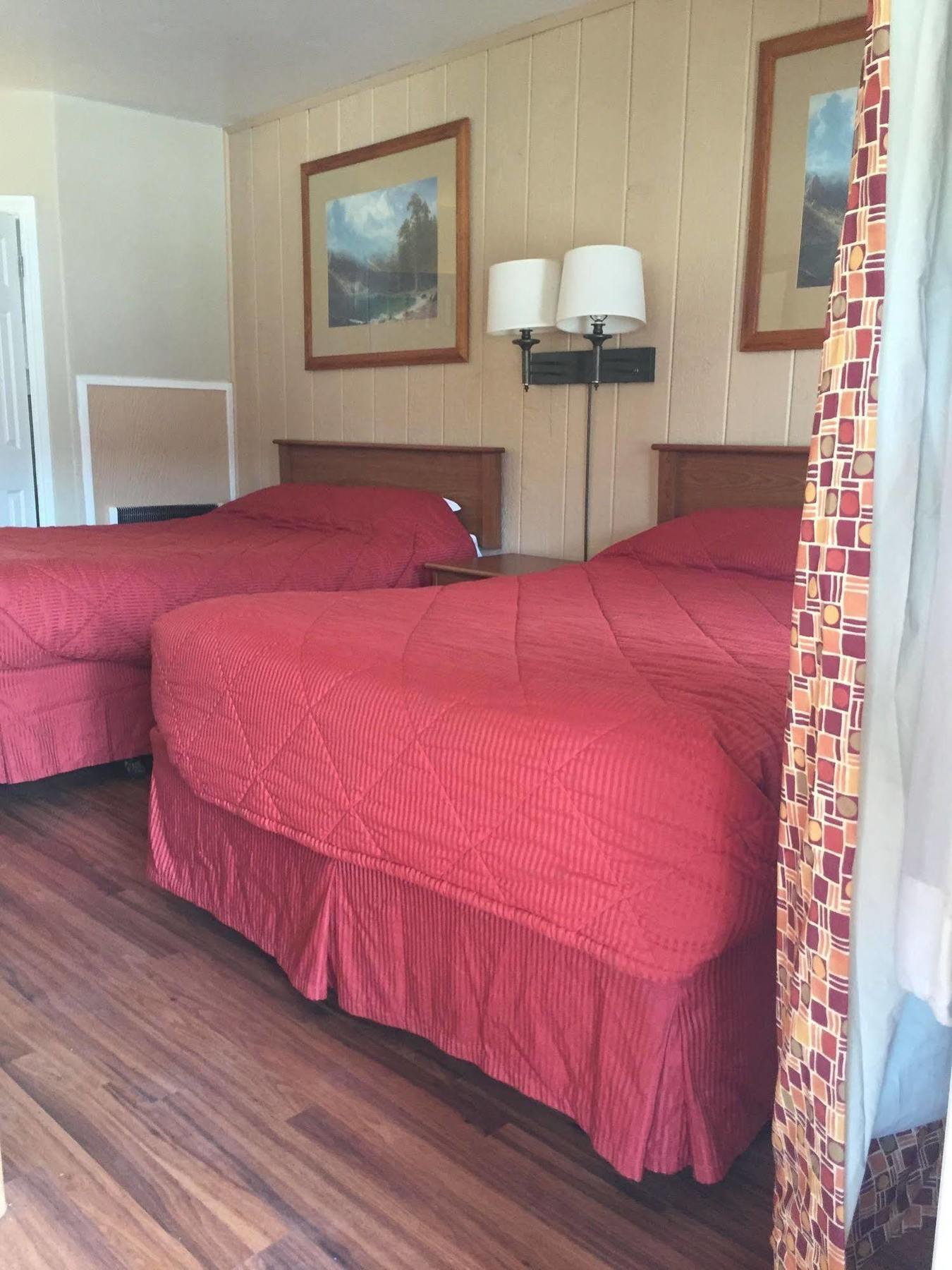 בישופ Townhouse Motel מראה חיצוני תמונה