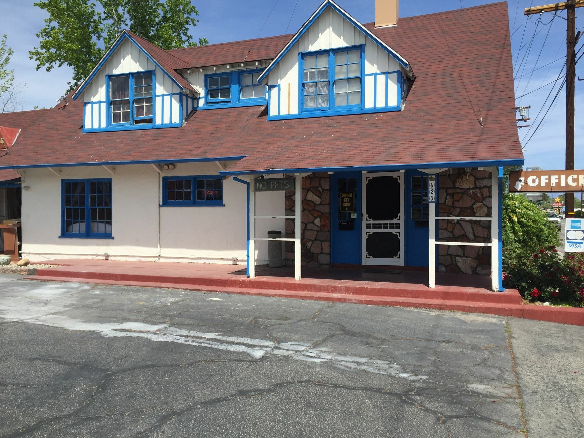 בישופ Townhouse Motel מראה חיצוני תמונה